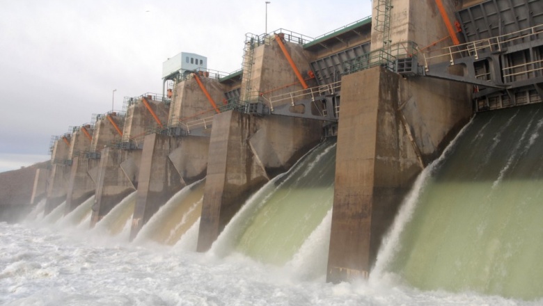 ⚡️ Recuperar las grandes hidroeléctricas, evitando nuevas concesiones o privatizaciones semi encubiertas