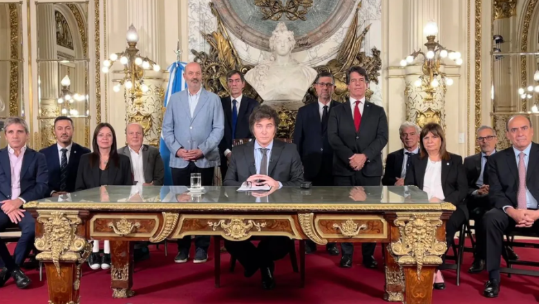 Industricidas, empobrecedores y endeudadores
