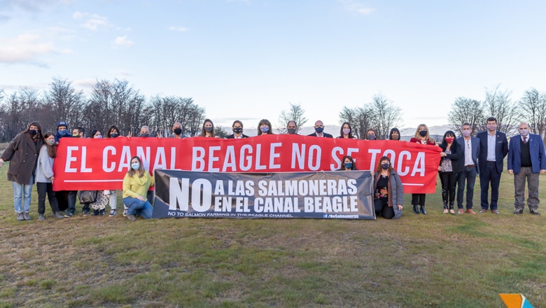 Salmoneras en Tierra del Fuego: "No se prohibió nada, se reguló"