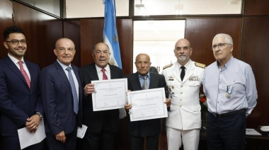 🎖️ Condecoran a marineros gallegos que espiaron a las fuerzas británicas en la Gesta de Malvinas