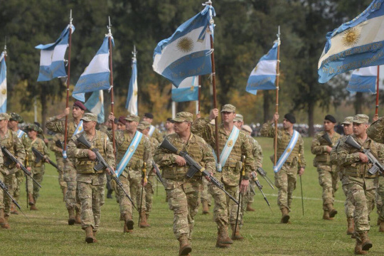 Fuerzas de defensa o tropas de ocupación al servicio de la antipatria
