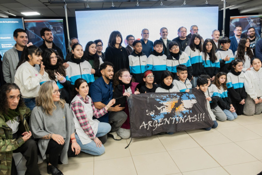 “Con inteligencia artificial vamos a llevar las Malvinas a todas las escuelas del país”